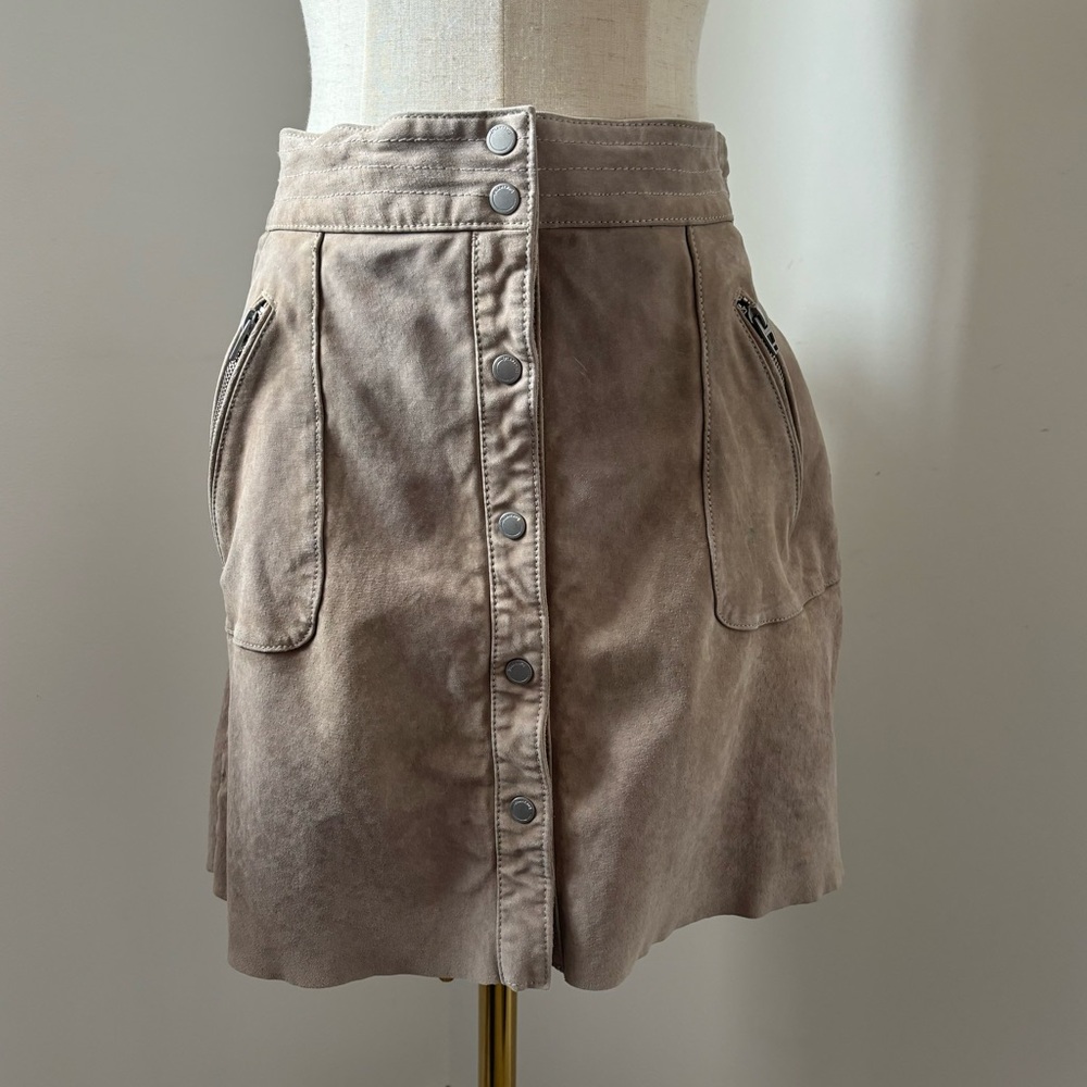 Blank NYC Beige Suede Leather Snap Front Retro Style Mini Skirt